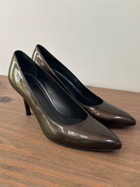 Stuart Weitzman patent leather metallic brown pointed tow pumps heels 8